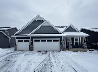 1916 Ironwood Dr, Carver, MN 55315