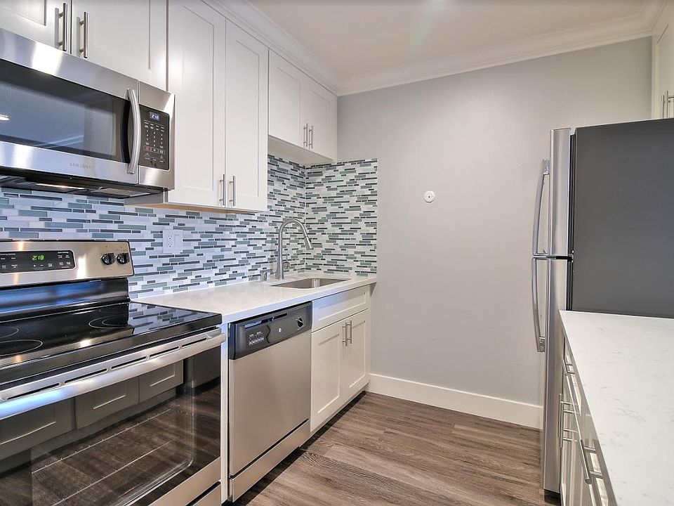 1st image of 441 Poplar Ave #320