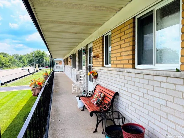 26965 Milford Rd APT 38, South Lyon, MI 48178