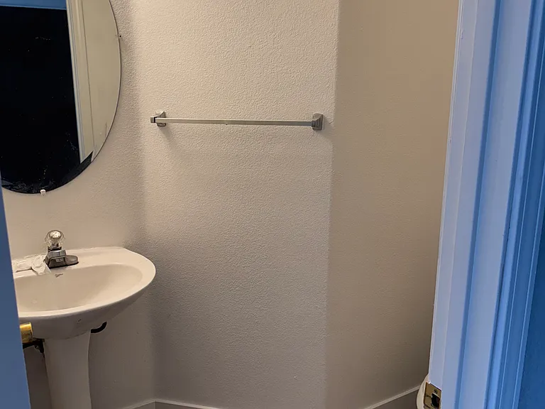1047 Boardwalk Dr — Photo 1