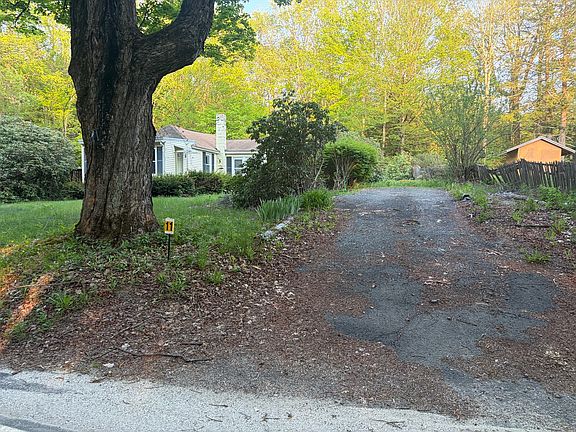 2nd image of 11 S Chesterfield Rd