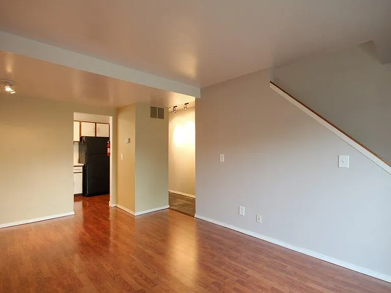 345 Clark St — Photo 9