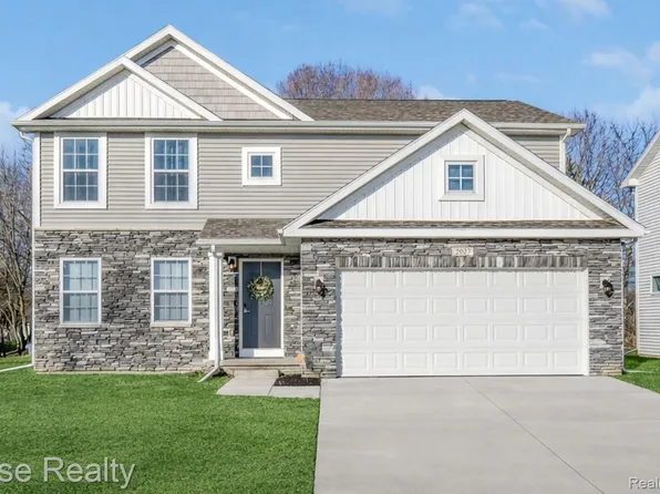 2027 Stillwater Dr, Davison, MI 48423