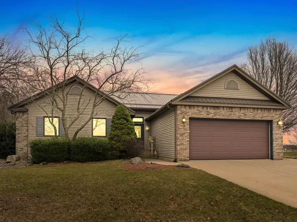 1517 Shadow Lake Dr, Angola, IN 46703