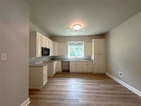 5th image of 259 Wilson St
