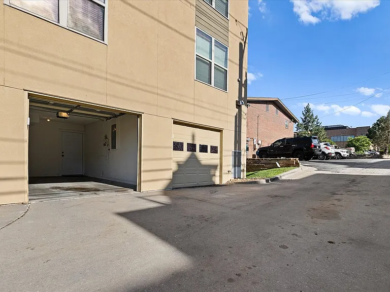 4543 Madison Ave — Photo 23