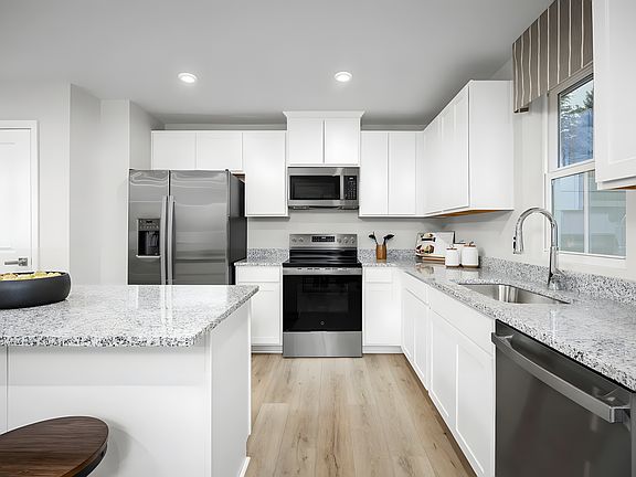 5th image of 2901 Apricot Dr