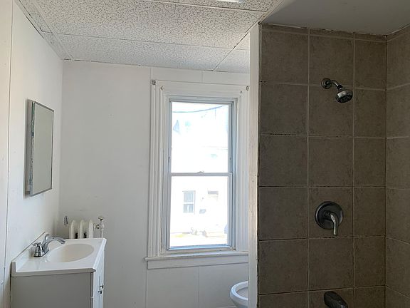 5th image of 472 S Main St Floor 2