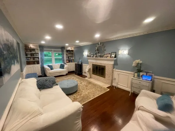 2 Rosmel Dr, Monsey, NY 10952