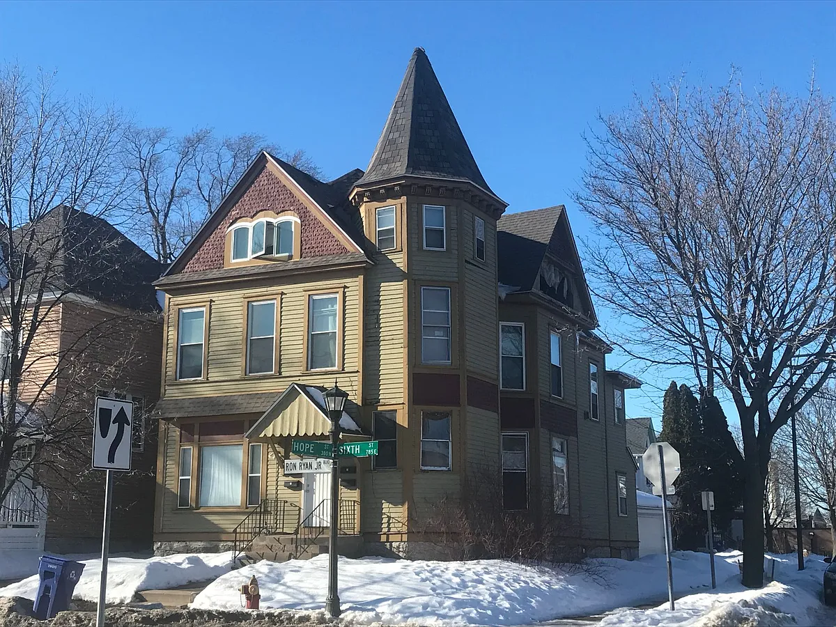 Building Photo - 783 6th St East