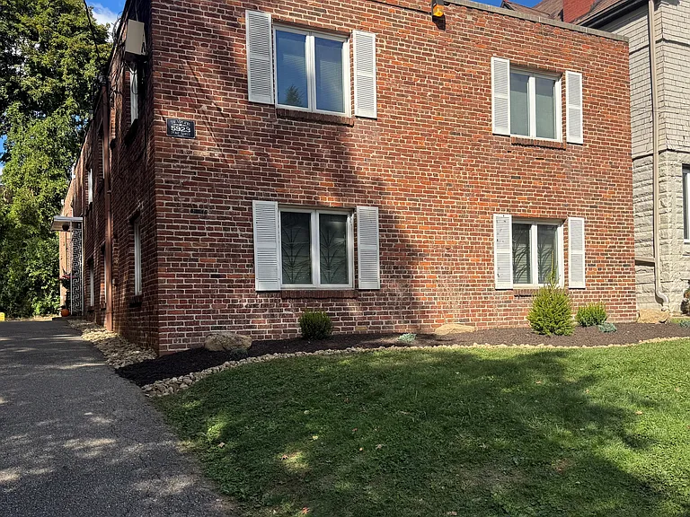 5923 Howe St #5 — Photo 1