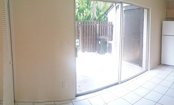 5th image of 907 Bough Ave
