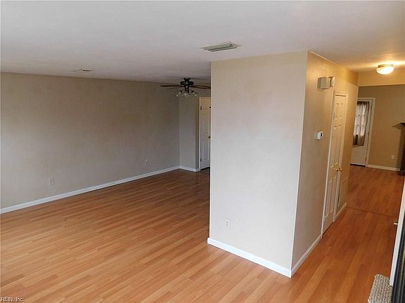 3rd image of 1928 Stillwood Ln