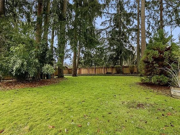 5th image of 9531 Amanda Dr NE