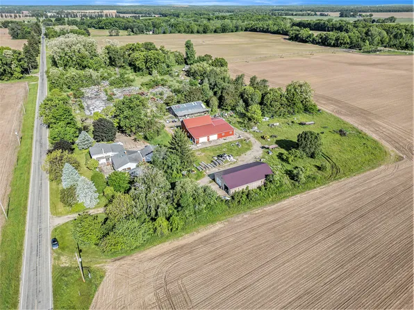19100-146 Fairchild Rd, Constantine, MI 49042