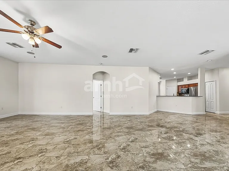 802 Lesa Glen Pl — Photo 7