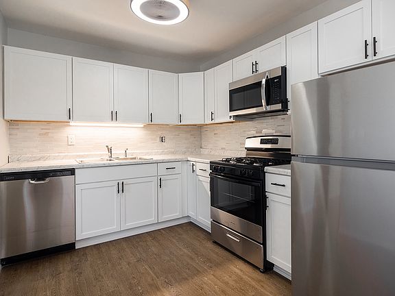 2nd image of 8704 Indigo Ln