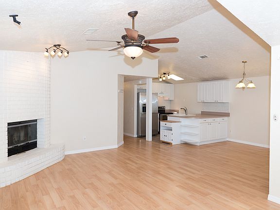 4th image of 2131 Goodrich Dr