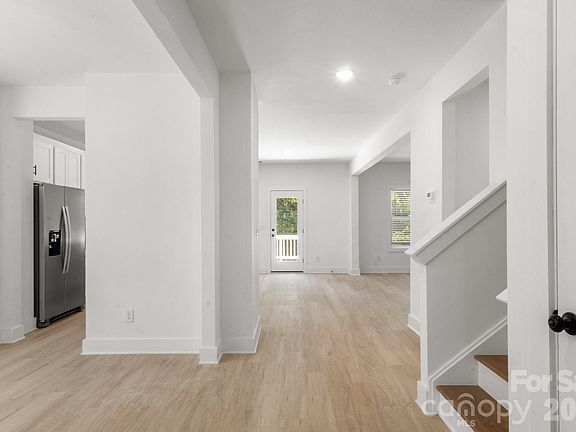 5th image of 3040 Woodlands Creek Dr