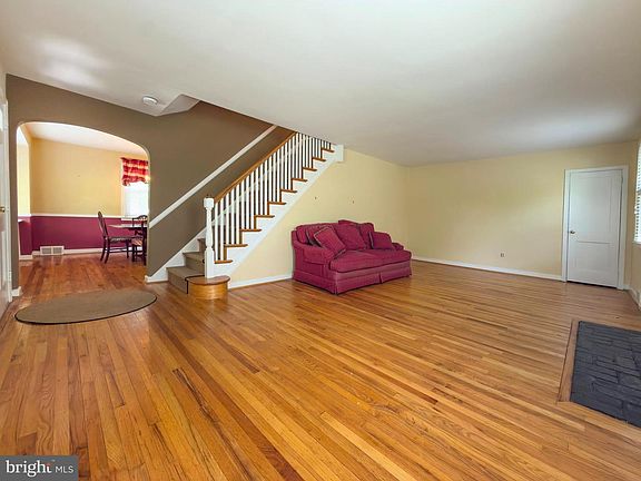4th image of 1522 James Rd