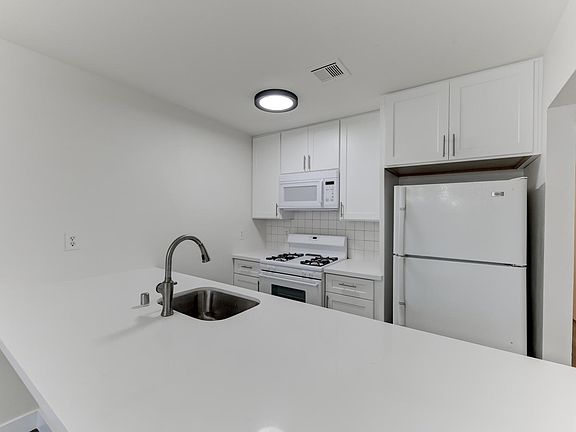 2nd image of 4649 Via Torino
