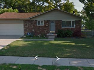 618 W Harwood Ave, Madison Heights, MI 48071
