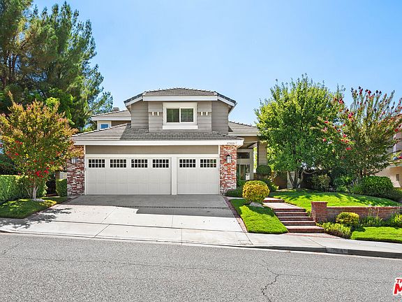 2nd image of 27323 Linden Ln