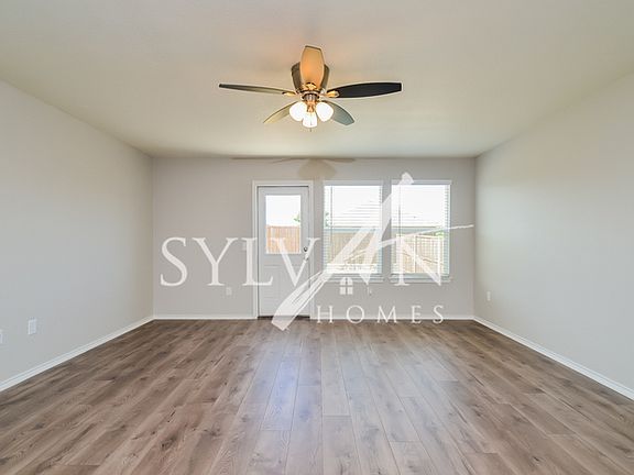 3rd image of 1412 Vernon Dr