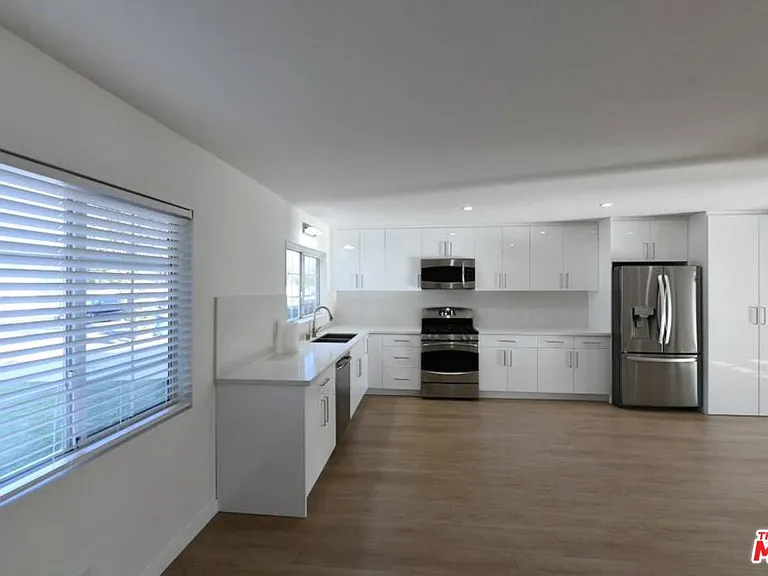 3125 Jacinto Ave — Photo 5
