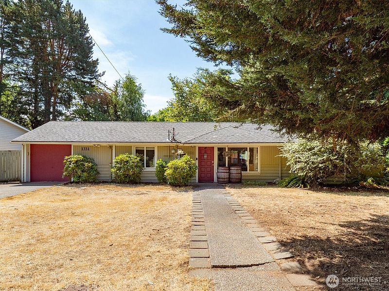 2nd image of 1331 N 121st Street