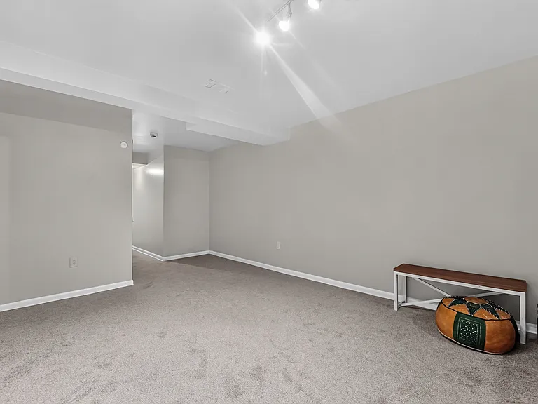 5607 Vantage Point Rd — Photo 36