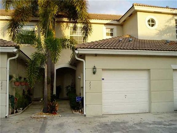 5th image of 227 SW 120th Ave