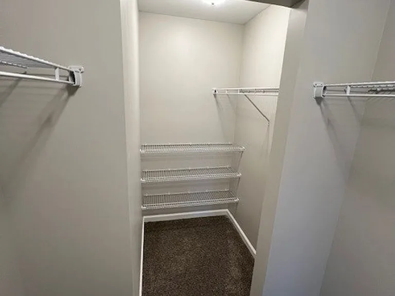 Avalon Woods Apartment Homes — Photo 48