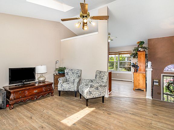 5th image of 9171 Tamarack Dr