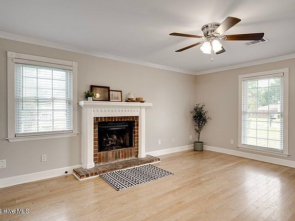 2nd image of 2908 Pleasant Court