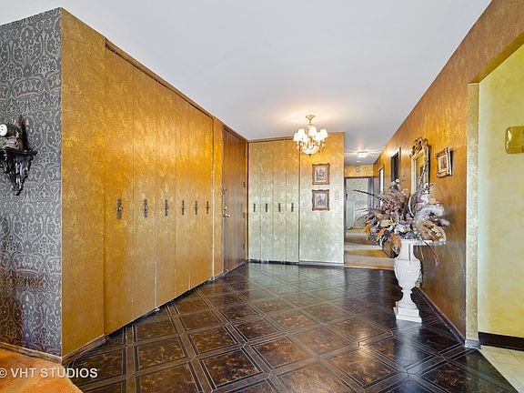4th image of 7033 N Kedzie Ave APT 1101