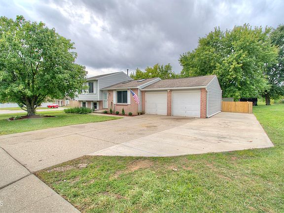 3rd image of 180 Meadow Creek Dr