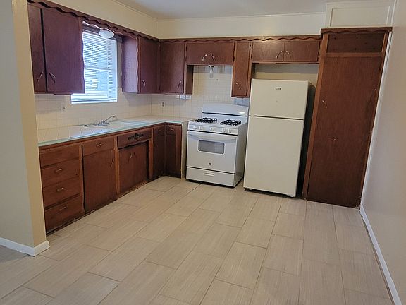 5th image of 4408 NW 8th St