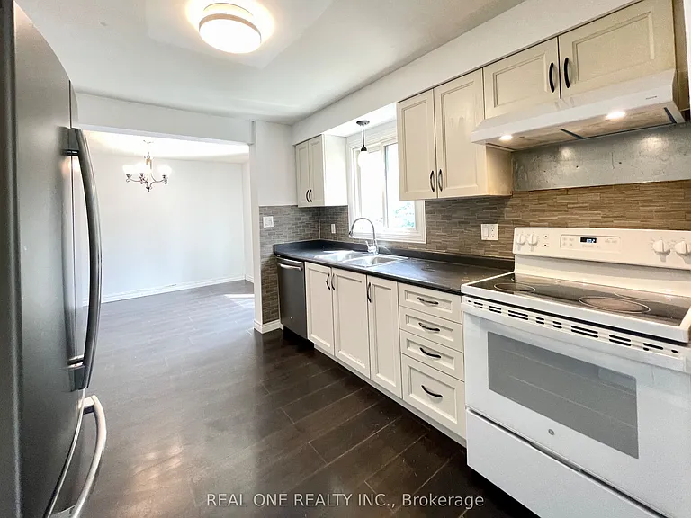19 Blair Cres — Photo 19