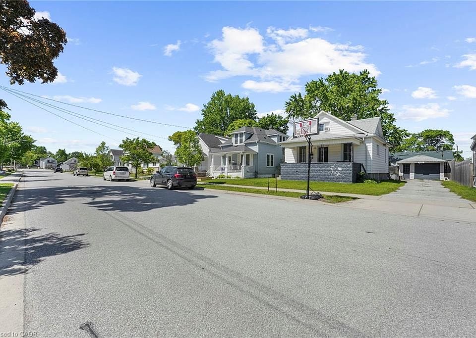 1st image of 433 Lydia St