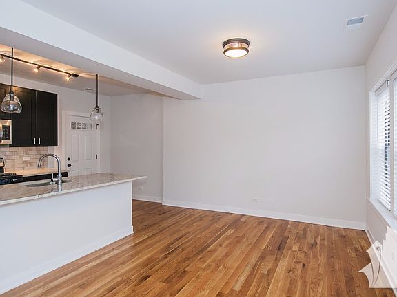 5th image of 2201 W Eastwood Ave APT 3