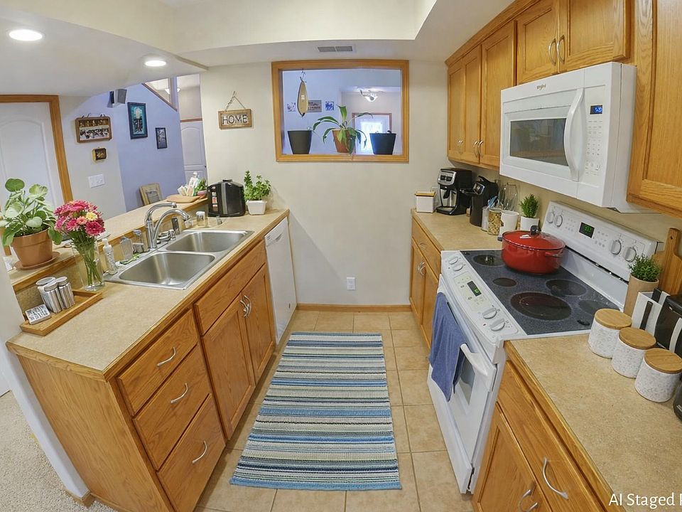 1st image of 2706 Buttonwood Dr