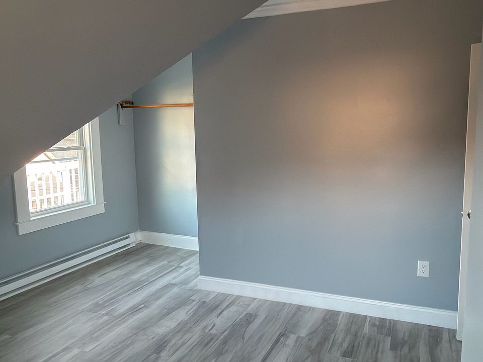 1st image of 86 Moulton St Floor 3