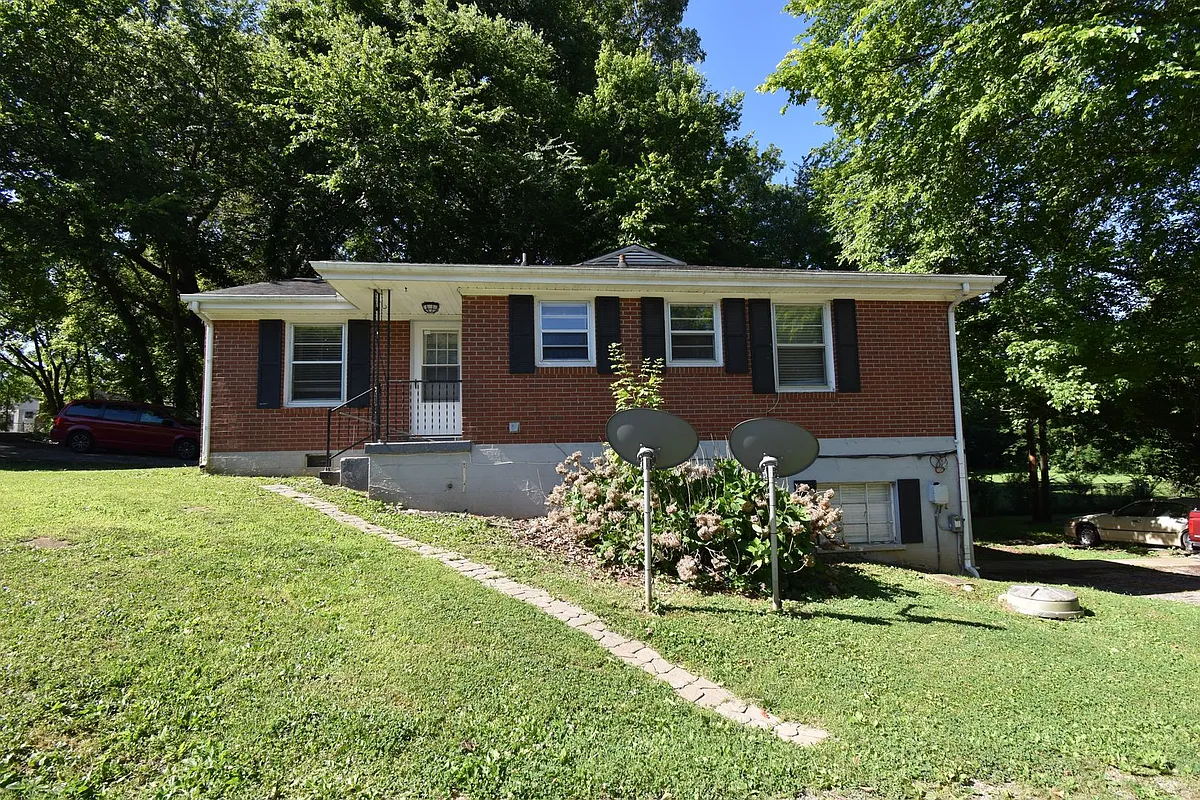 Building Photo - Hietts Ln - 406