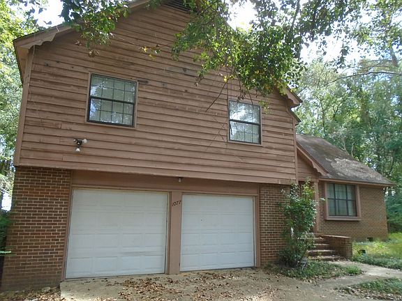 3rd image of 1077 Rockbrook Ct