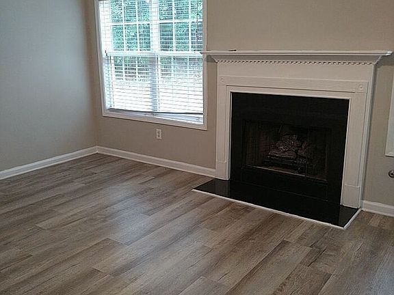 3rd image of 2049 Reserve Pkwy