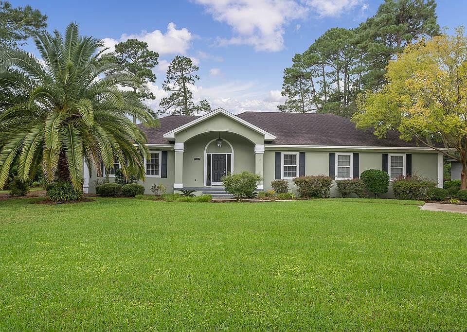 1st image of 141 Harbor Pointe Dr