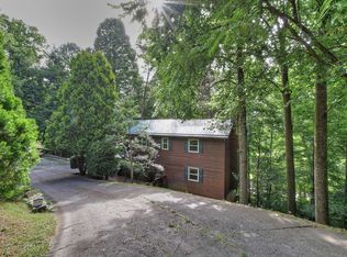 1513 Strawberry Ln, Johnson City, TN 37604