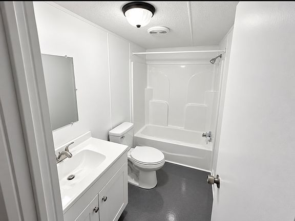 2nd image of 212 Poplar Dr