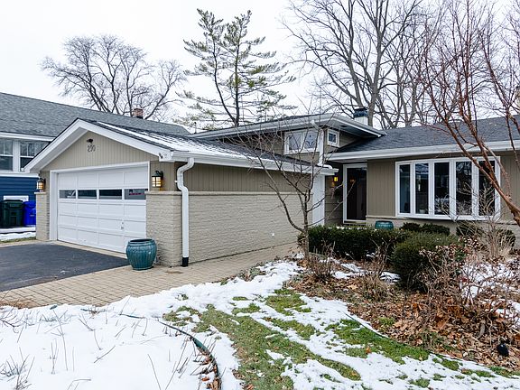 3rd image of 290 Hill Ave